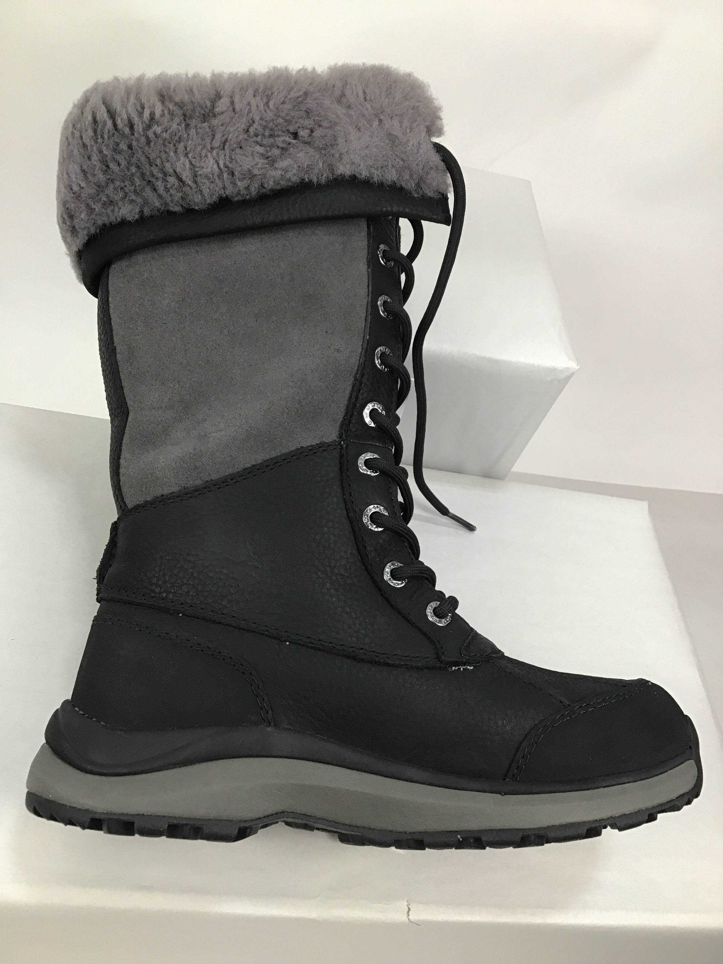 UGG - Adirondack III Tall Boot - Women's |-| UGG - Bottes hautes Adirondack III - Femme