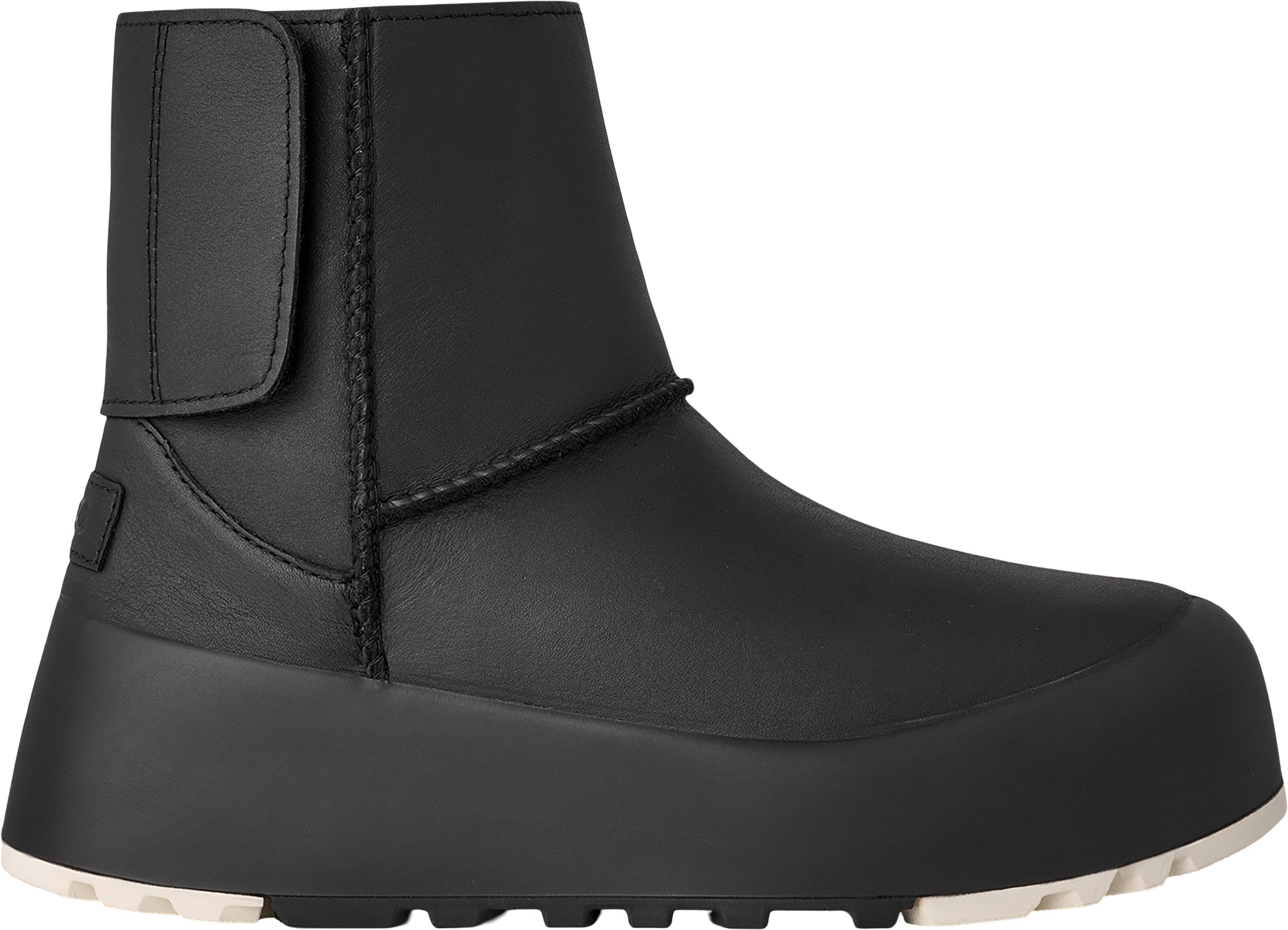 UGG - Classic StreetScape Leather Boots - Women's |-| UGG - Bottes en cuir Classic StreetScape - Femme